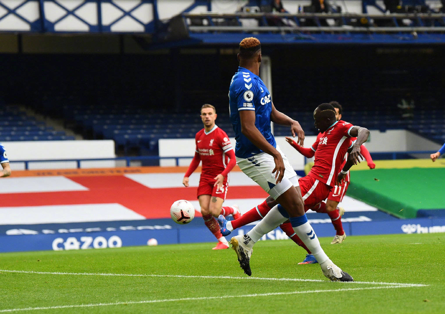 他在西班牙 他在西班牙